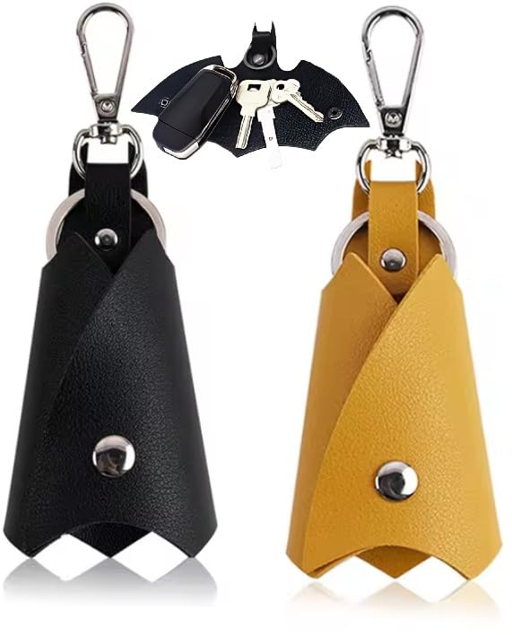 WOO LANDO Juego de 2 llaveros con estuche para llaves de cuero sintético para hombres y mujeres, en forma de superhéroe con motivo de murciélago para diferentes llaves de coche o moto, Negro, amarillo