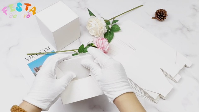 Scatoline Carta Kraft Bianche 10x10cm - 50 Pezzi, Per Bomboniere E Regali