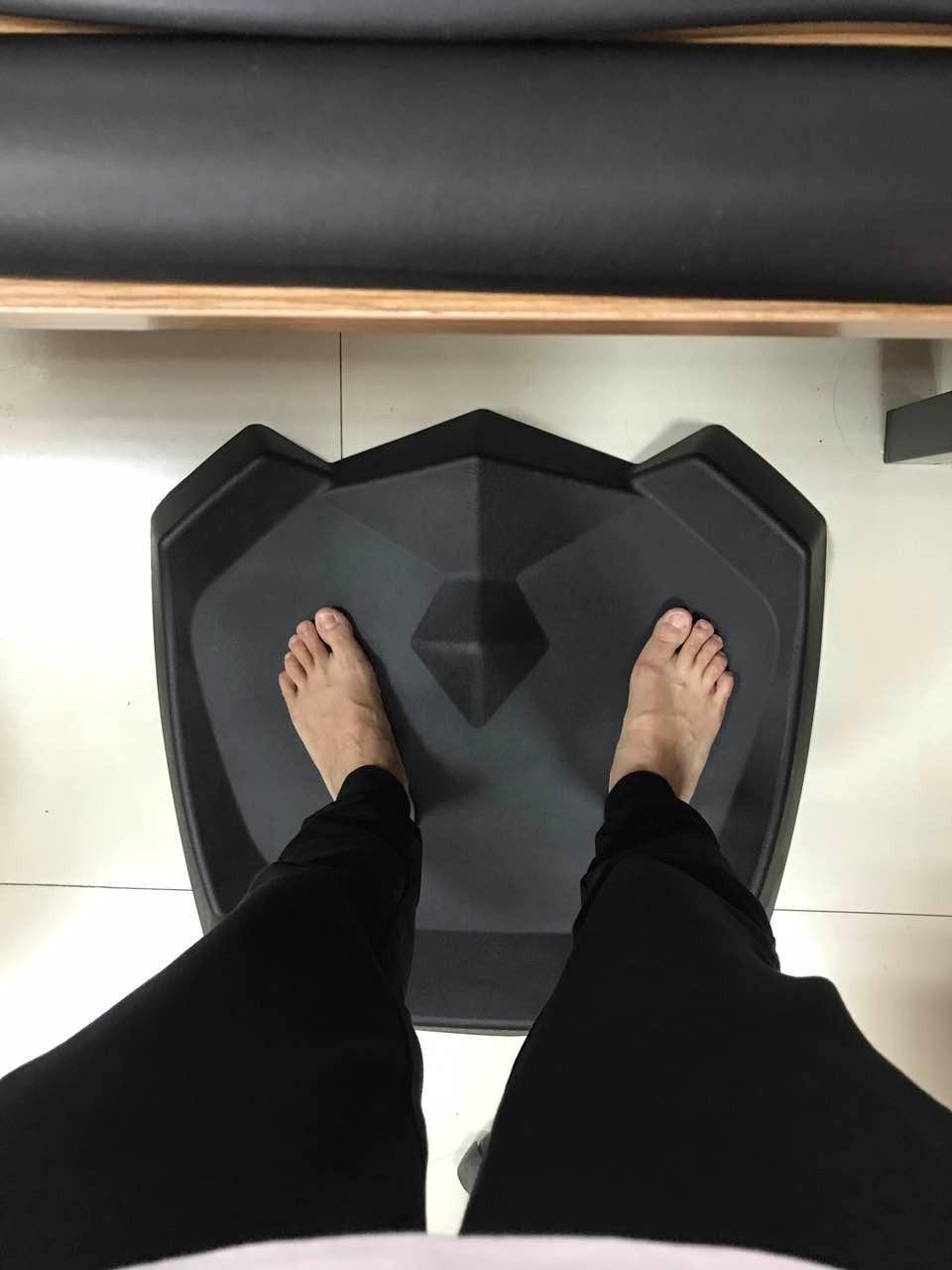 Very nice, cushioned and comfortable to stand on