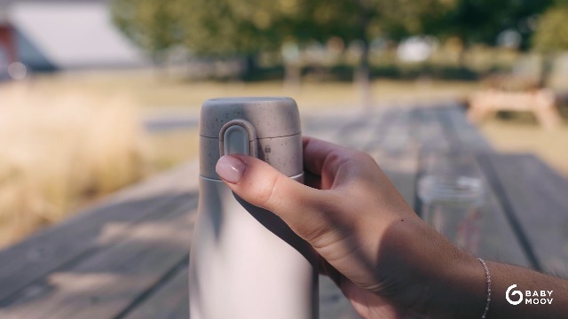 Babymoov portable wireless bottle warmer Moov & Feed- Content 340 ml - Water or breast milk - Adjustable temperature - Keep warm function (up to 7 hours) - Rechargeable via USB - Lifetime warranty