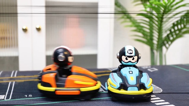 Amazon.com: Uregoio RC Bumper Cars Set of 2 Players, 2.4 GHz
