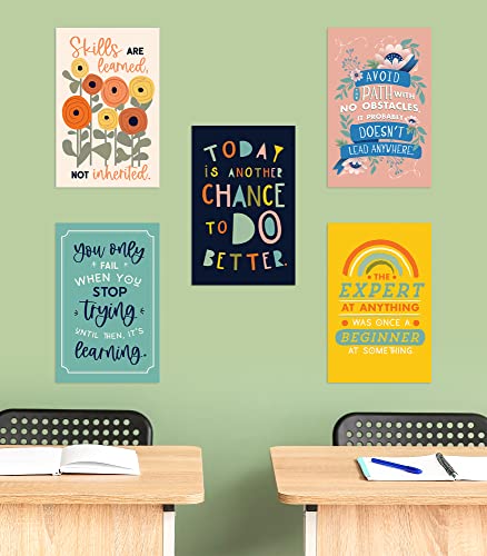 Carson Dellosa Motivationsposter-Set, 27,9 x 43,2 cm, 16 bunte Klassenzimmer-Poster mit inspirierenden Zitaten, inspirierende Wandkunst für Pinnwand, Klassenzimmer-Dekor, Wanddekoration und
