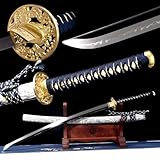 ❀【Standardgröße】: Die Gesamtlänge des Katana beträgt 103 cm, die Klingenlänge beträgt 71 cm, die Grifflänge beträgt 26,5 cm, die Klingenbreite beträgt 3,2 cm und das Gewicht beträgt etwa 1,3 kg; die perfekte Kombination aus Eleganz und Kraft, wobei Flexibilität und Zweckmäßigkeit im Vordergrund stehen.