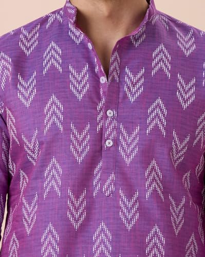 Image of Studio Shringaar Men's Cotton Blend Relaxed Fit Ikat Printed Knee Length Kurta
