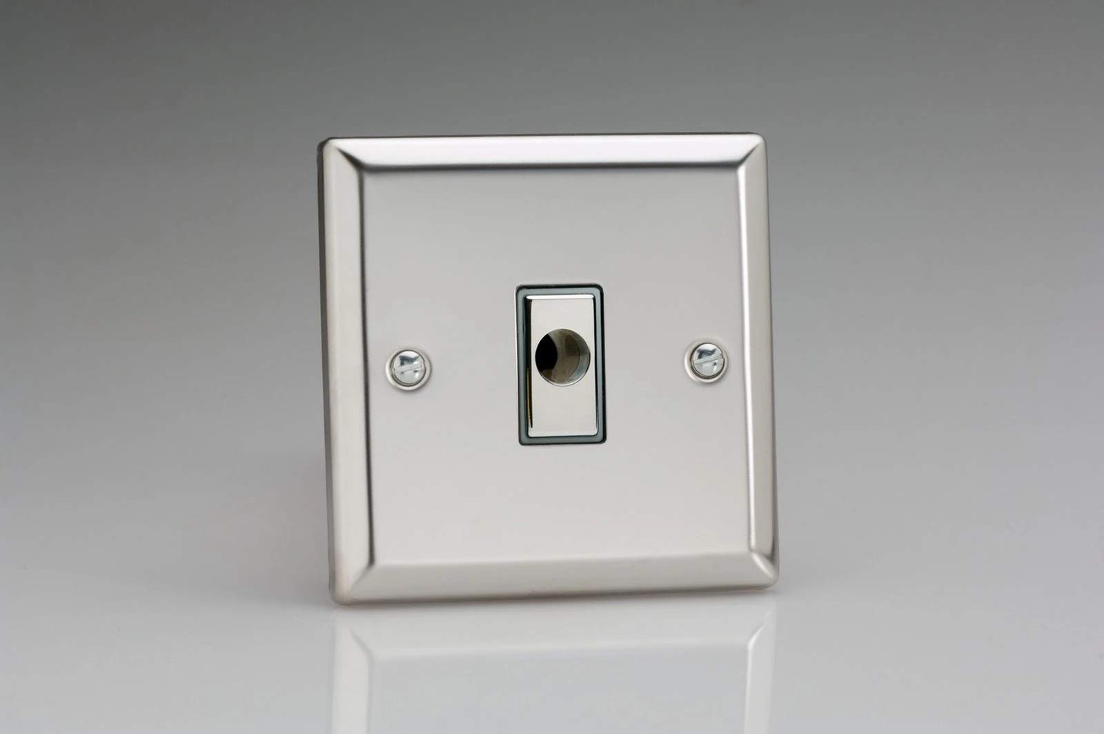 Varilight 16A Flex Outlet Plate Mirror Chrome XCFOD