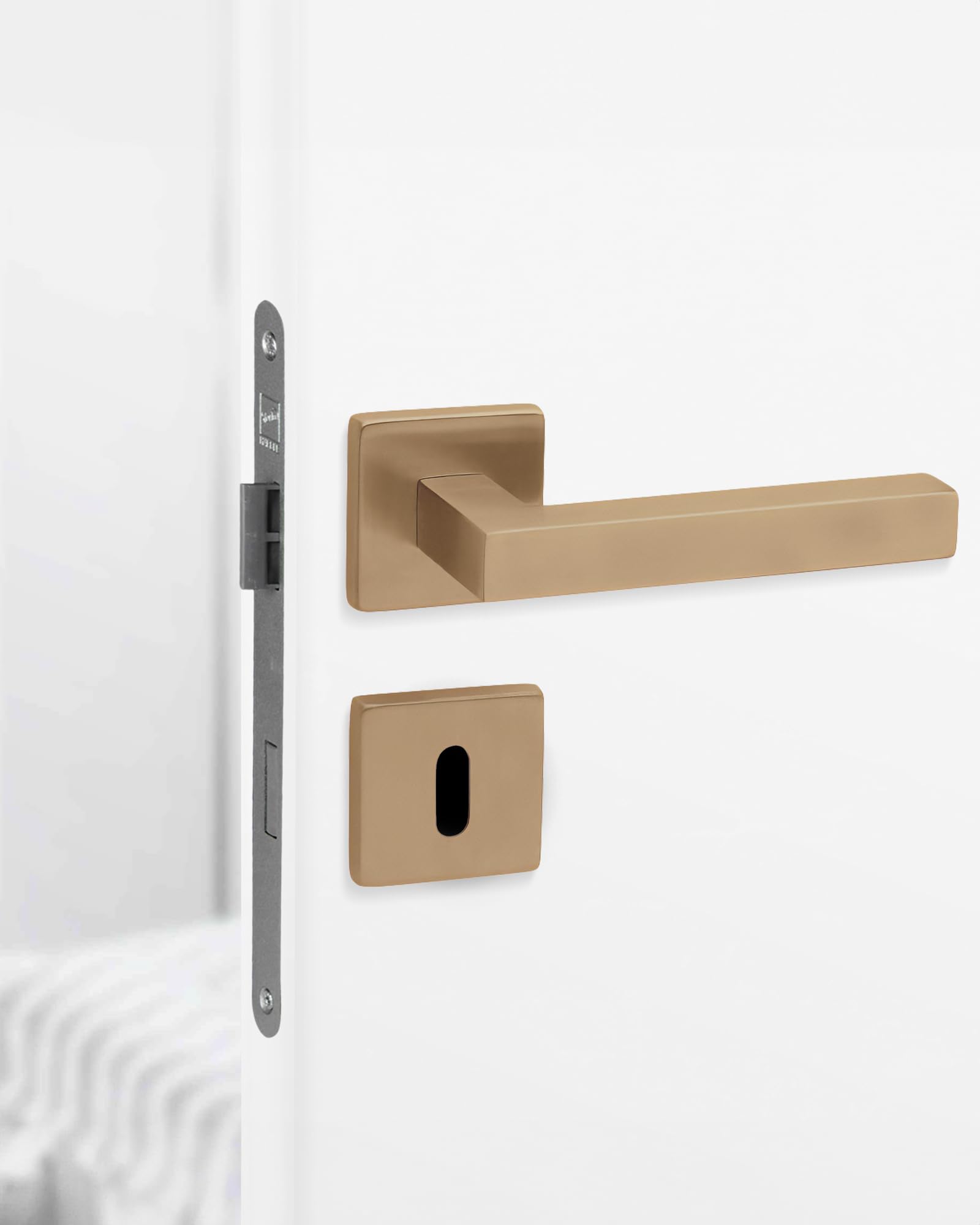 Gedotec Maniglia per porta in ottone spazzolato | 1 set | set di rosette su rosette rettangolari | KARAT | BB - serratura | maniglia per porta interna | set di maniglie con materiale di fissaggio |
