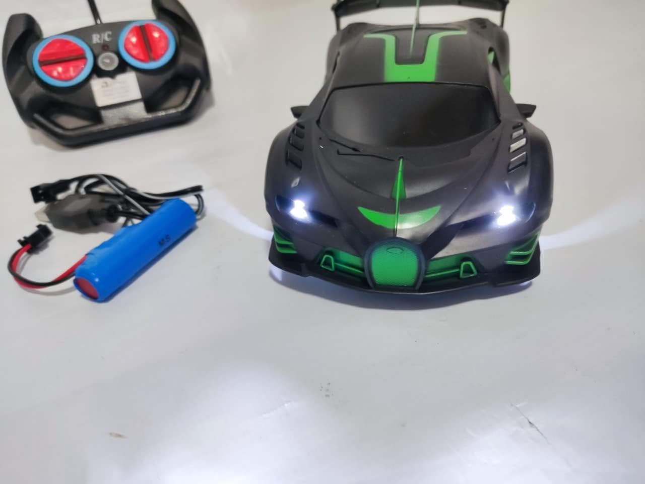 Carrinho de Controle Remoto Grande - Recarregável Led Bugatti Infantil Carro Escala 1:18 Ferrari Brinquedo Criança