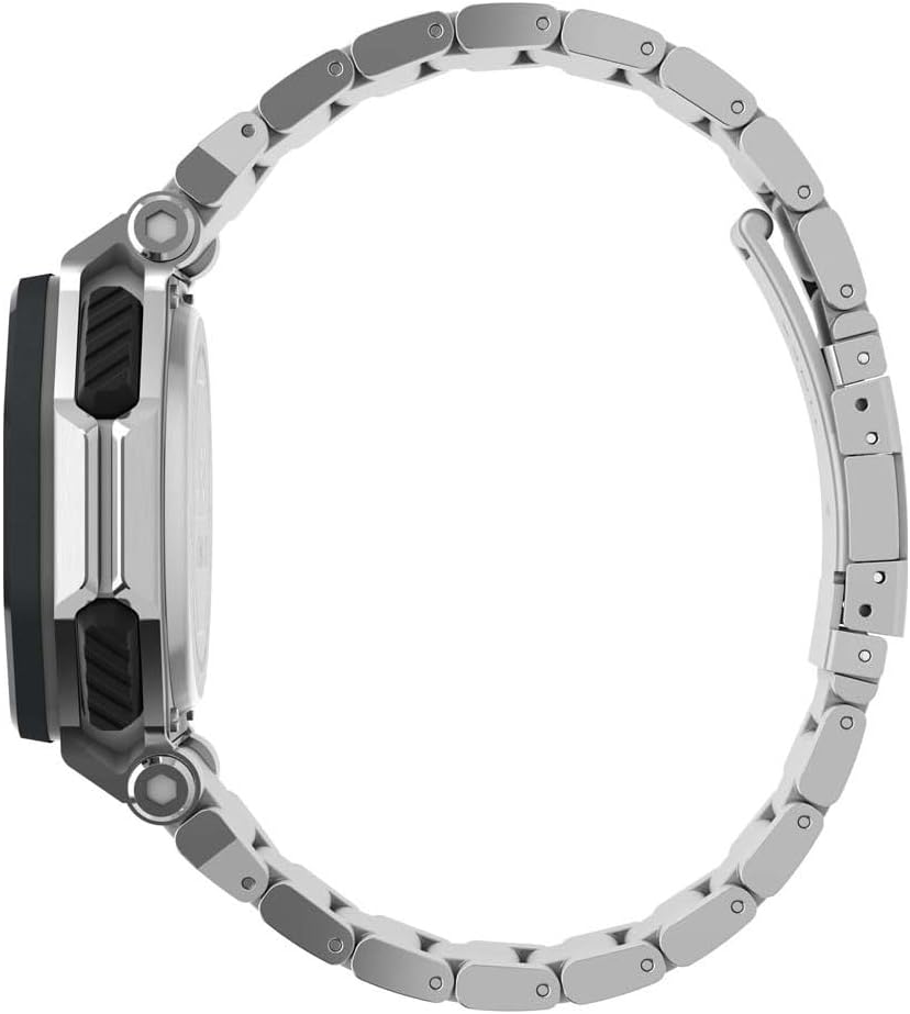 Lado view of Timex TW2V84600 watch, showing crown and pushers