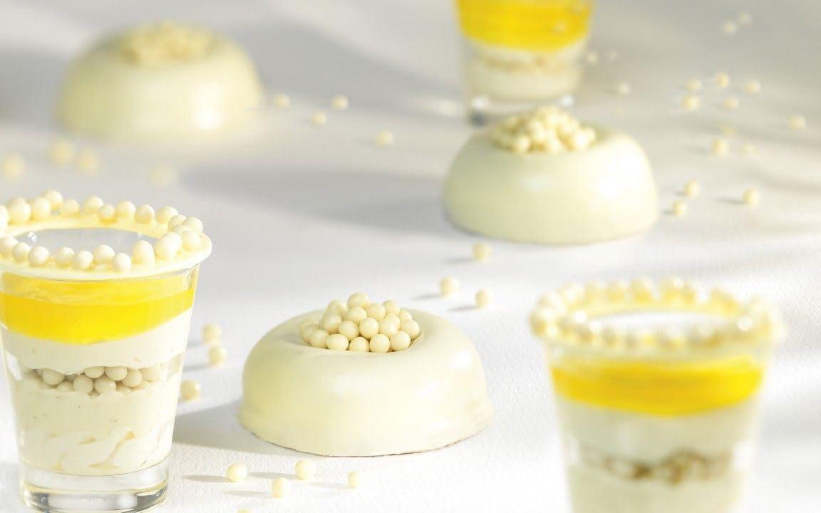 Callebaut Weiße Schokolade Crispearls 800g Beutel Knusprige Perlen für Desserts Gebäck Eis Backen
