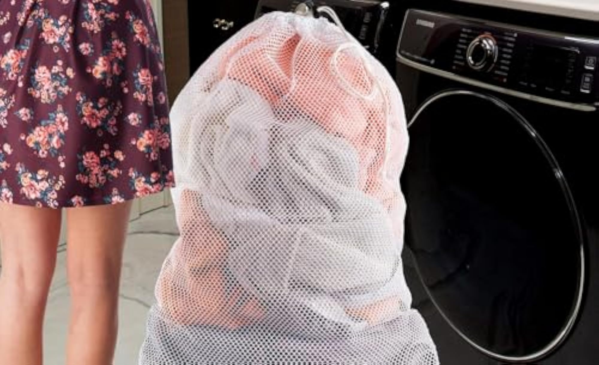 Heavy-Duty Commercial Mesh Laundry Bag with Drawstring Closure