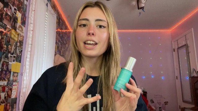 Watch Clarins Pore Control Minimizing Serum Video Review! on