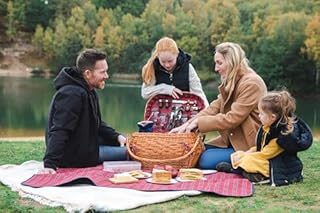 Highlander Picnic Basket, (Red & Blue Tartan Pattern)