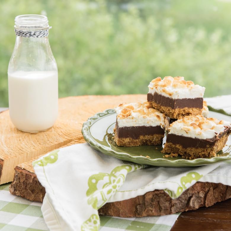 Image of Nordic Ware Natural Aluminum Commercial Square Cake Pan with Lid, Exterior 9.88 x 9.88 Inches