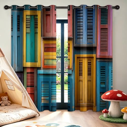 Cortinas opacas infantiles para transformar ventanas de madera en dormitorios de juegos 4