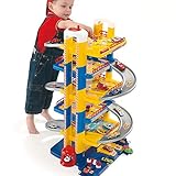 Parkgarage auf 6 Etagen Die riesige Etagenparkgarage sorgt auf 6 Etagen bei Autofans für viel Spielspaß. Parkplätze, Tankstelle, Hebebühne, Fahrstuhl und Waschstraße sind in der Parkgarage vorhanden. Sie ist aus hochwertigem Kunststoff gefertigt und lässt sich leicht aufbauen. Der kleine Auto-Fan kann im Spiel seine Fahrzeuge betanken, waschen und parken Parkgarage 6 Spielebenen Maße: 84 cm hoch Material: stabiler und langlebiger Kunststoff Manueller Aufzug Hebebühne, W-