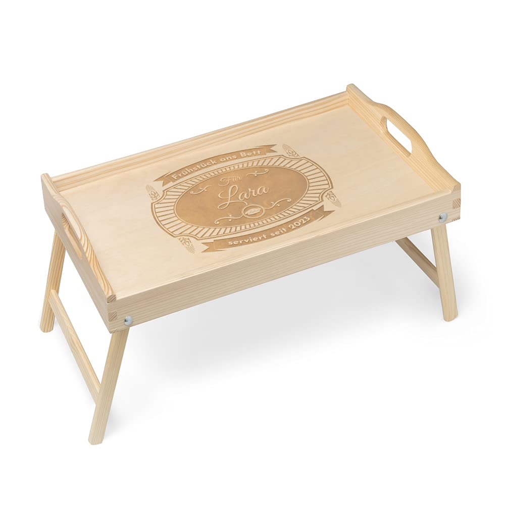 Maverton Serviertablett mit Gravur - personalisiert - Tabletttisch mit Griffen - klappbare Beine - erhöhter Rand - Geburtstagsgeschenk für Frauen - Einzugsgeschenke - Hellbraun - Frühstücken