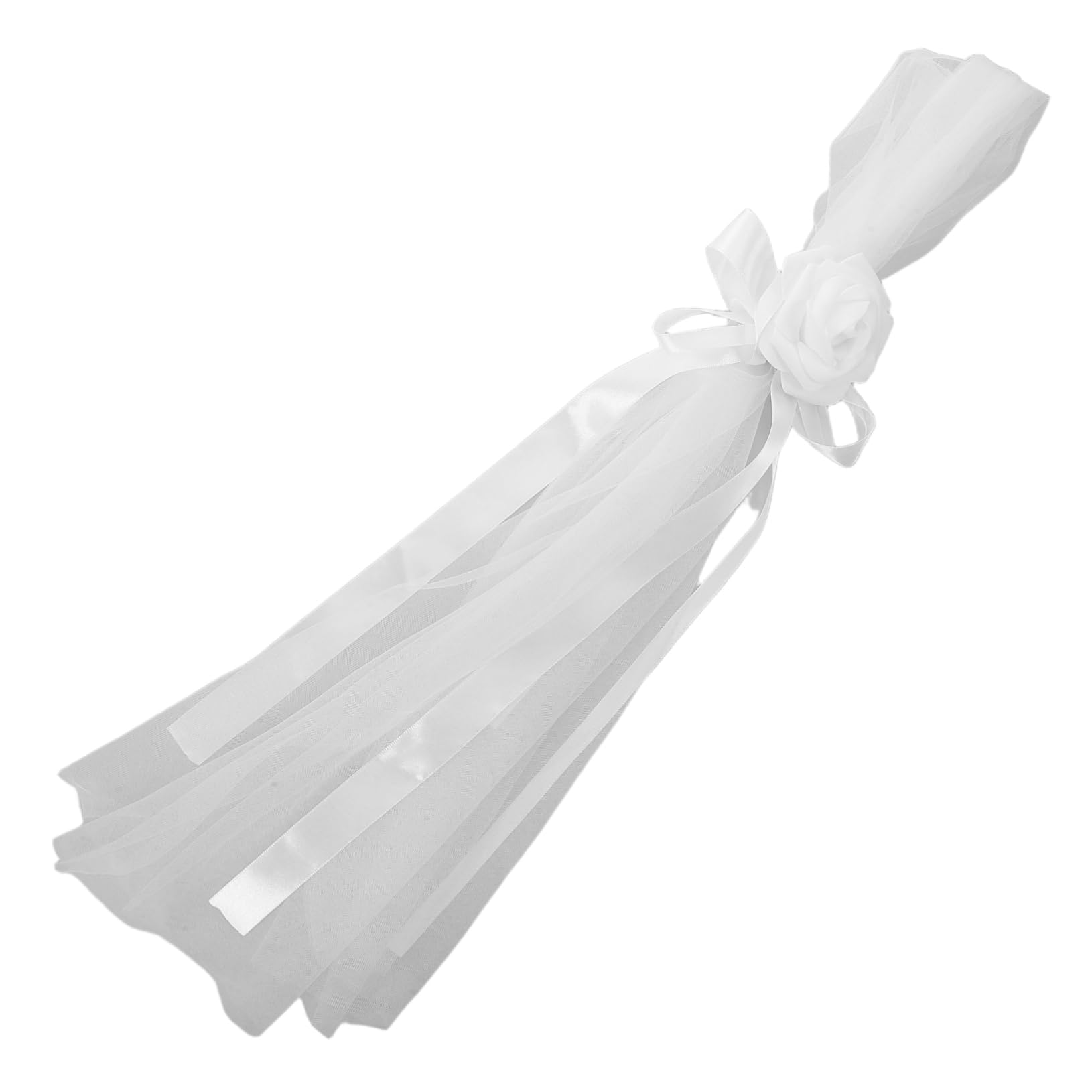 Décoration d'allée de mariage avec fleurs et ruban blanc pour chaise