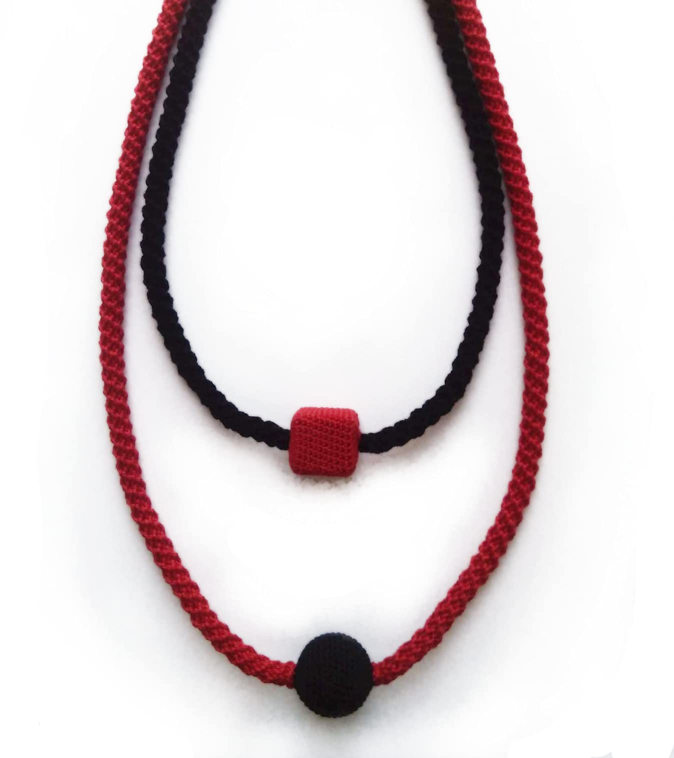 2 collane minimaliste moderne geometriche all'uncinetto