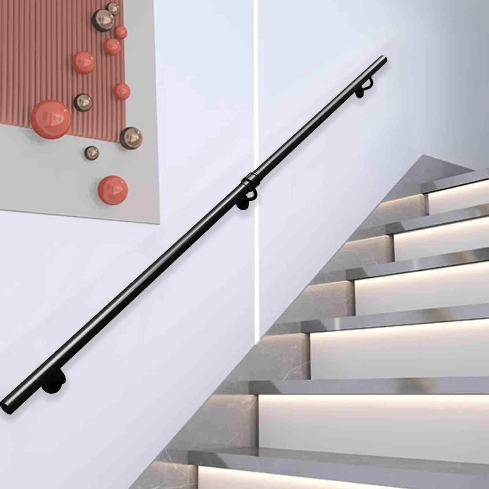 Rampe d'escalier noire industrielle pour sécuriser l'accès à la terrasse