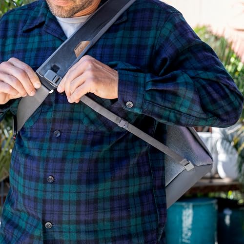 Peak Design Everyday Messenger V3 13L, Black, Weatherproof Camera and Work Bag with Laptop Sleeve, Expandable, MagLatch Closure, FlexFold Dividers, Fits 13" Laptop, Messenger Bag for Men and Women