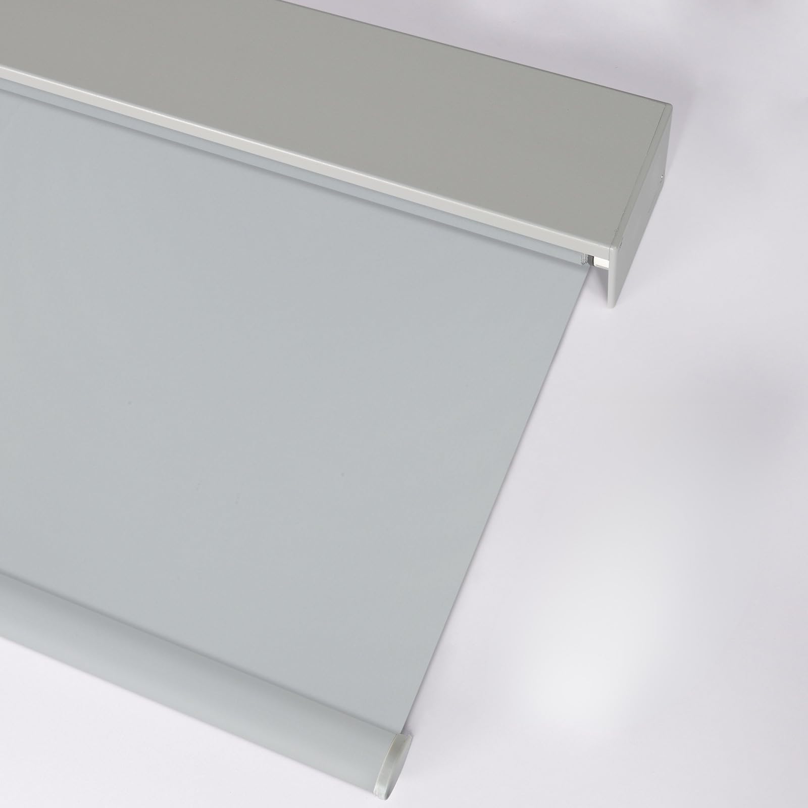 Motorized Blinds with Remote Control, 100% Blackout Cordless Wireless Electric Window Roller Shade Matter Motor Over Thread Compatible with Alexa/Google Home/Homekit (Light Gray)