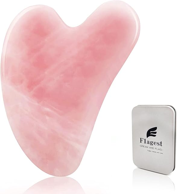 Gua Sha terapia twarzy z różowym kwarcem kształt serca Guasha Board narzędzie do masażu przeciwzmarszczkowe narzędzie do golenia twarzy - Heart Shape Jade Trigger Point Treatment on Face