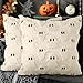 Lanpn Set di 2 Fantasma Federe Cuscini Halloween 40x40, Fantasma Con Due Occhi Cuscini per Divano Copricuscino Divano Decorazioni Halloween per Divani Letto da Letto 40 x 40 (Bianco, Style 01) immagine