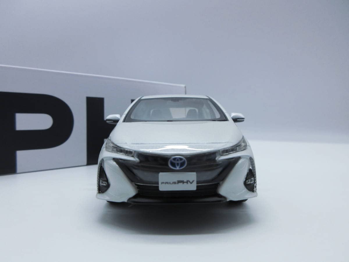 トヨタ プリウス PHV カラーサンプル ミニカー　4台セット Amazon | 1/30 トヨタ 新型プリウスPHV PRIUS PHV カラー