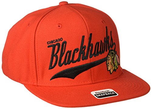 NHL Chicago Blackhawks Men's SP17 Tail Sweep Flat Brim Snapback Hat, Red, One Size