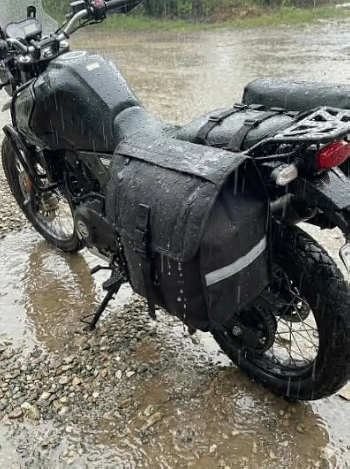 Baslu Alforge para Moto 60L – Super Espaçoso, Impermeável e Resistente, com Bolso Externo e Design Funcional para Viagem e Uso Diário