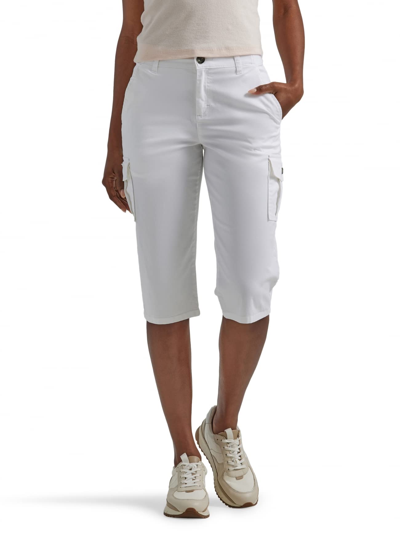 Lee Women's Petite Flex-to-go Mid-Rise 15" Cargo Skimmer Capri Pant