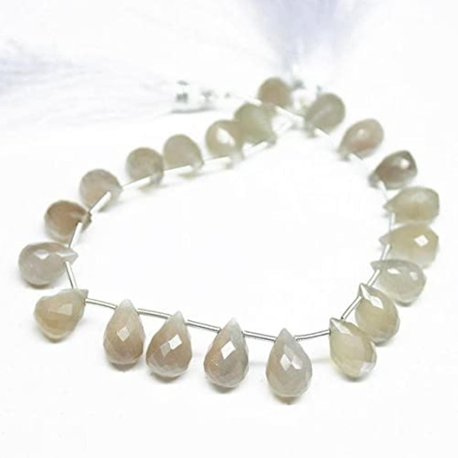 Pierre de lune grise perles facettées en goutte pour collier et bracelet en minéraux