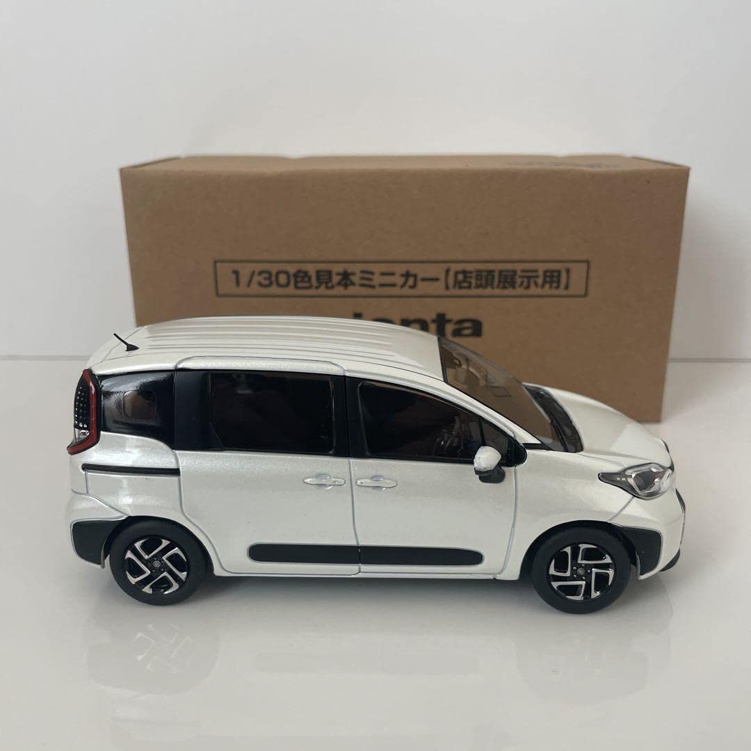 新型シエンタ カラーサンプル ミニカー ホワイトパール シュリンク未開封 新型シエンタ カラーサンプル ミニカー ホワイトパール