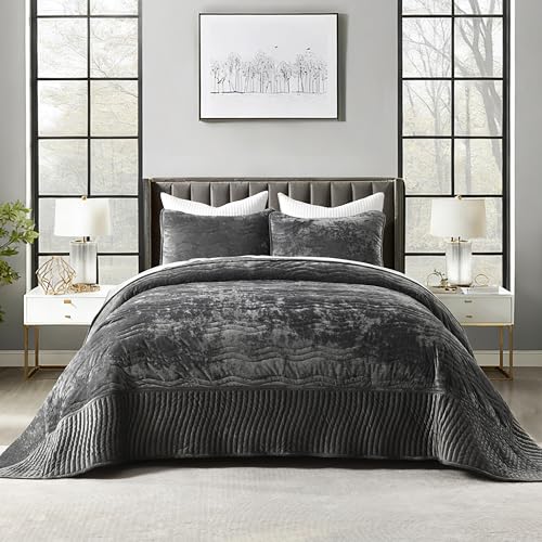 Image of Velvet Oversized King Quilt Set, Grey Bedding Set California King Comforter Set (118 inch*118 inch) with 2 Pillow Shams, Luxurious Quilt Set,All-Season 3 Pieces