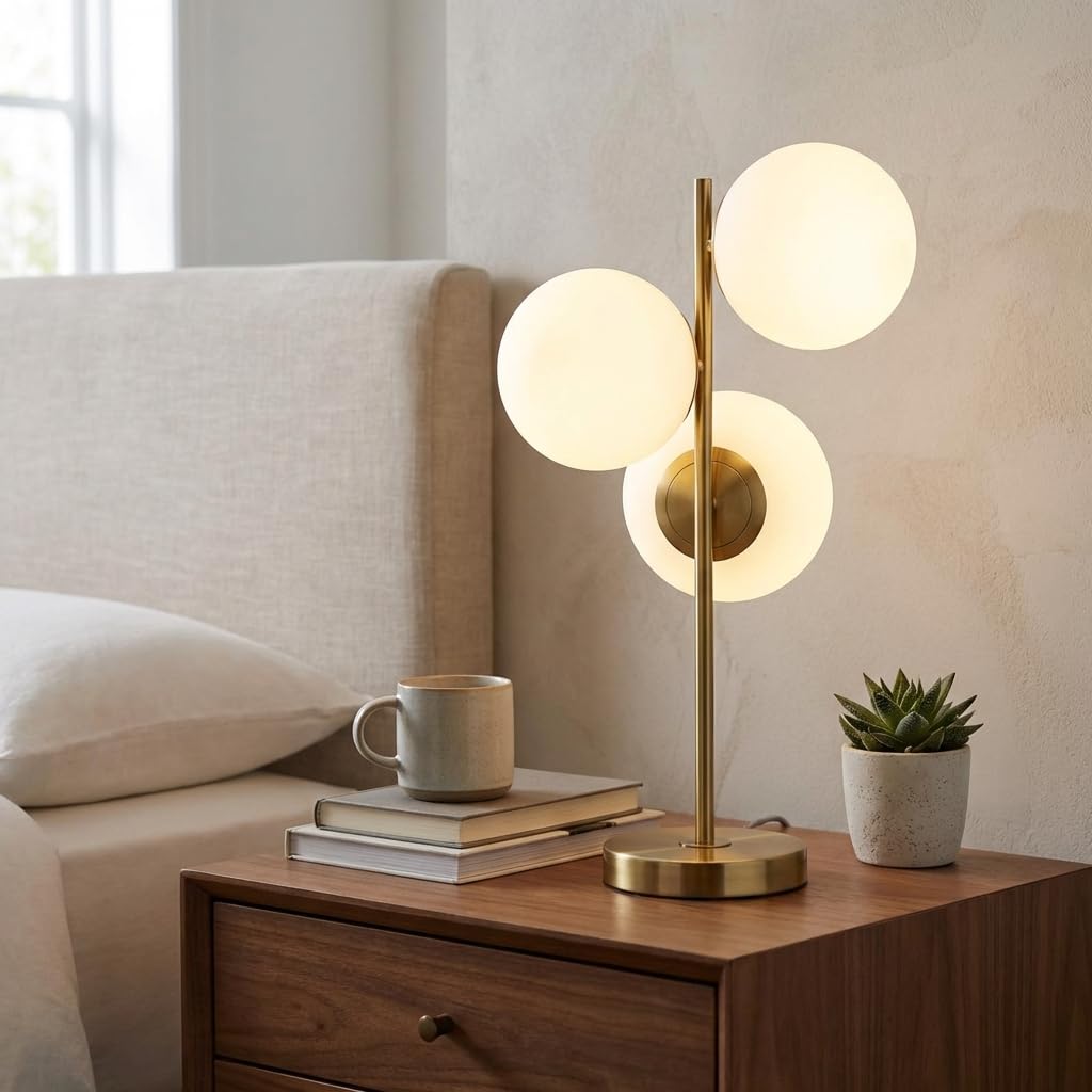 BARCELONA LED - Lámpara de Mesa ROM Dorada – 3 Esferas de Cristal Opalino. 3x casquillo E27 – Lámpara de Escritorio o Mesita de Noche. Iluminación Decorativa para Salón, Dormitorio u Oficina