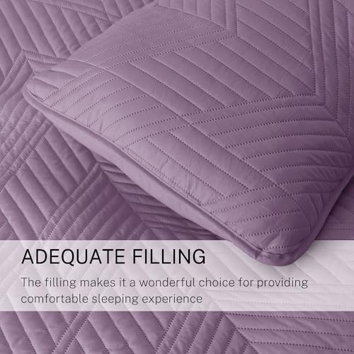 Exclusivo Mezcla Ultrasonic Full Queen Quilt Bedding Set, Lightweight Dusty Lavender Bedspreads Soft Modern Geometric Coverlet Set for All Seasons (1 Quilt and 2 Pillow Shams)