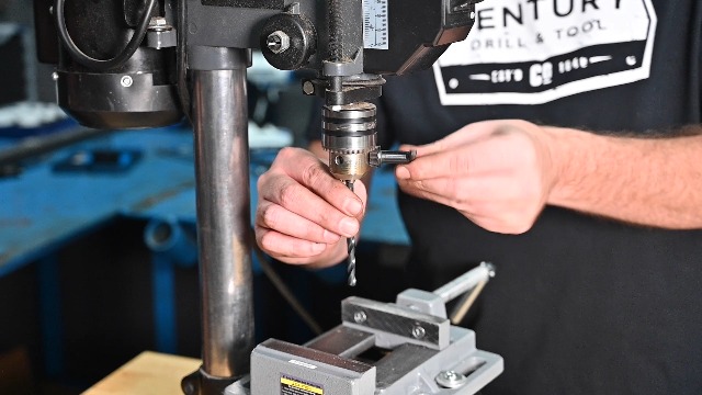 Century Drill & Tool 64508 Chuck Key, 11/32