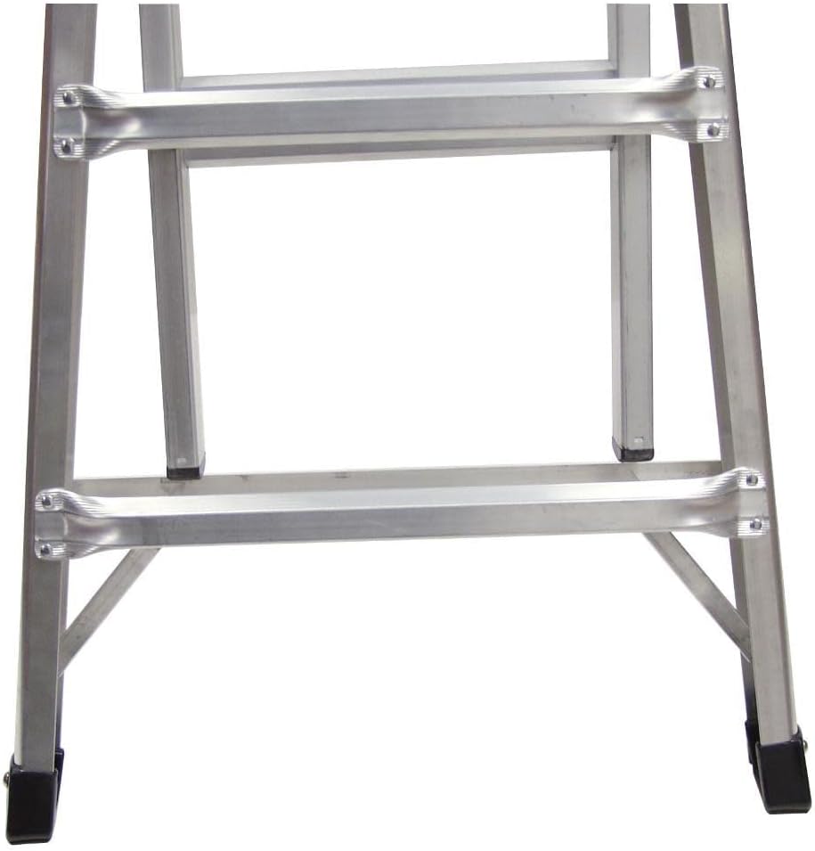 Close-up of Werner MT-13 ladder steps and feet