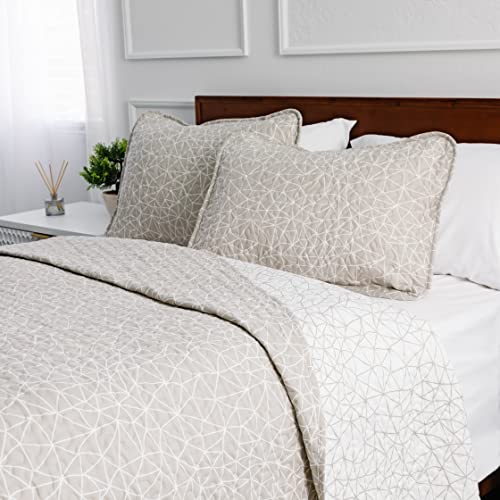 Southshore Fine Living, Inc. Lightweight Quilt Set, Coverlet Bedspread 3-Piece Geometric Bedding Set With Two Matching Shams (108 In Wide X 98 In Long), Reversible Taupe, King/California King #TOP3