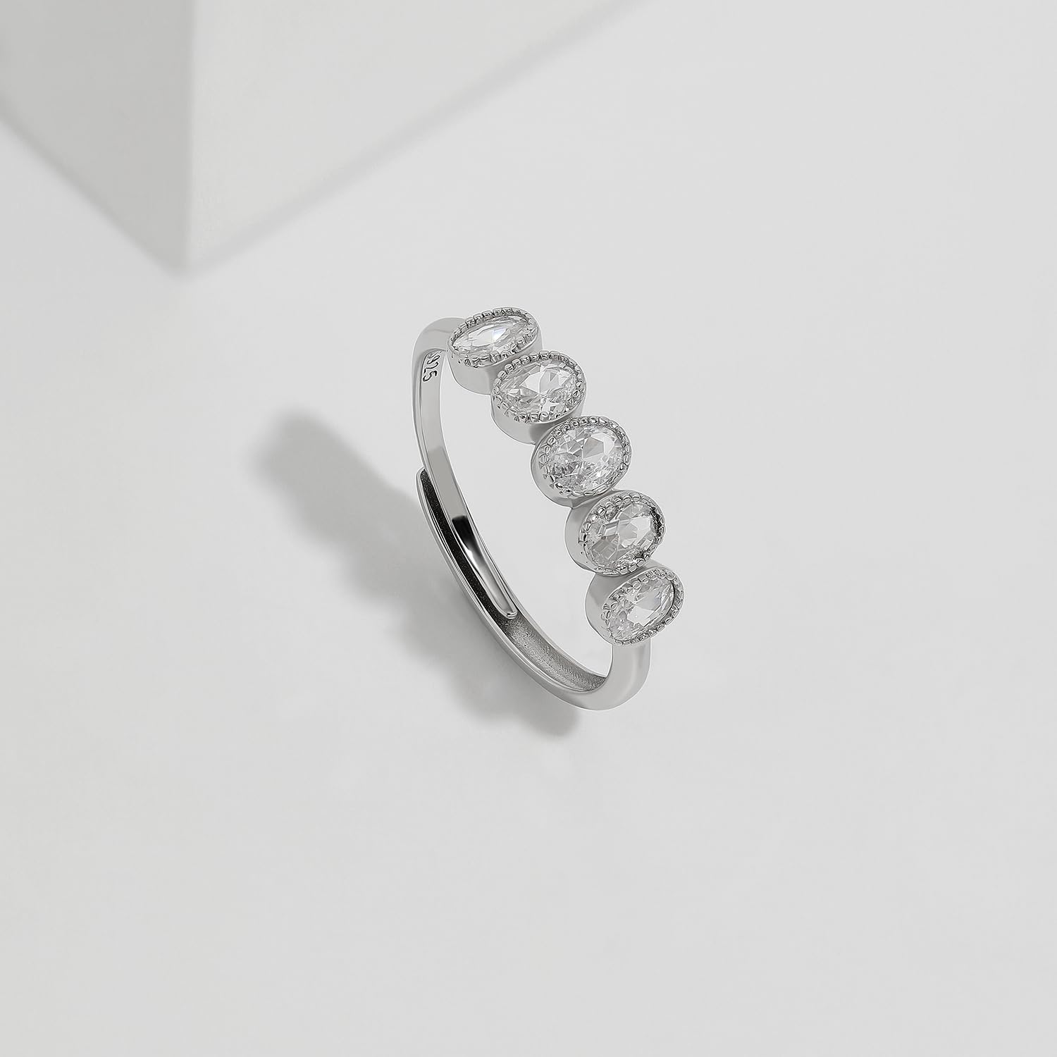 Anillo de Diamante Ovalado Meissa para Mujeres y Niñas, Anillo de Compromiso de Plata de Ley 925, Anillo de Promesa, Banda de Eternidad Apilable de Circonita Cúbica, Tamaño Ajustable 4.5-18.5