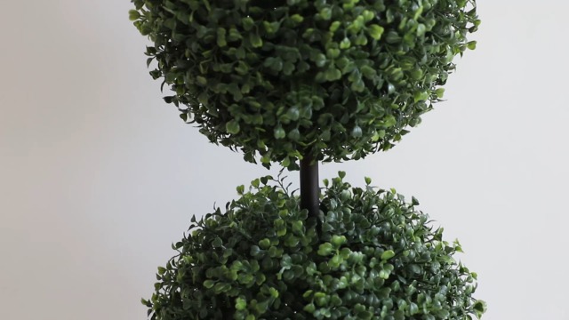Amazon.com - momoplant (2 Pack Artificial Topiary Ball Tree