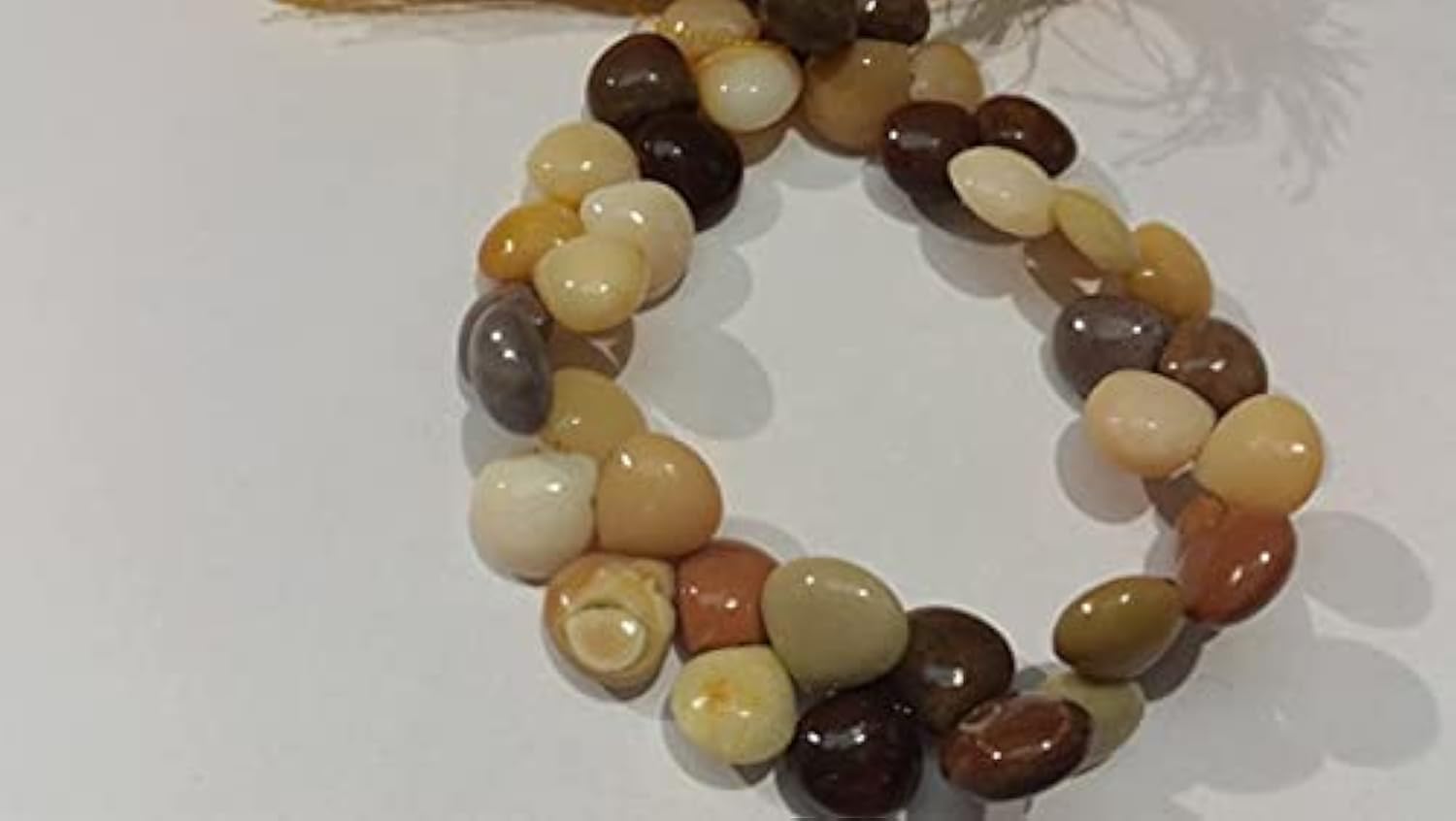 Opale mexicaine en cœur de 10-11mm pour façonner un bijou romantique personnalisé à offrir