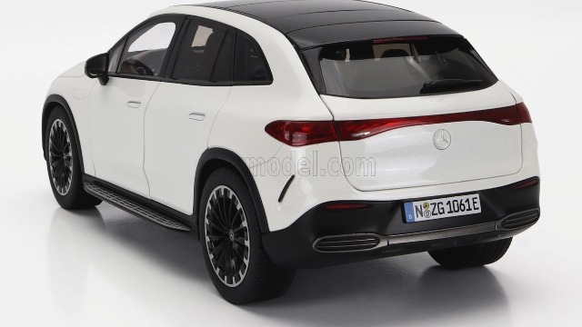 メルセデスベンツEQS SUV ミニカー Amazon.co.jp: ミニカー 1/18 メルセデス ベンツ マイバッハ EQS