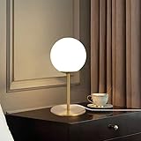 Lampada da tavolo dal design minimalista dalle linee eleganti e dettagli particolari è realizzata in metallo e ha una struttura ben definita facile da installare in poco tempo senza alcuna fatica. Con il suo audace fascino moderno questa lampada si adatta perfettamente a qualsiasi ambiente, dal soggiorno alla camera da letto.