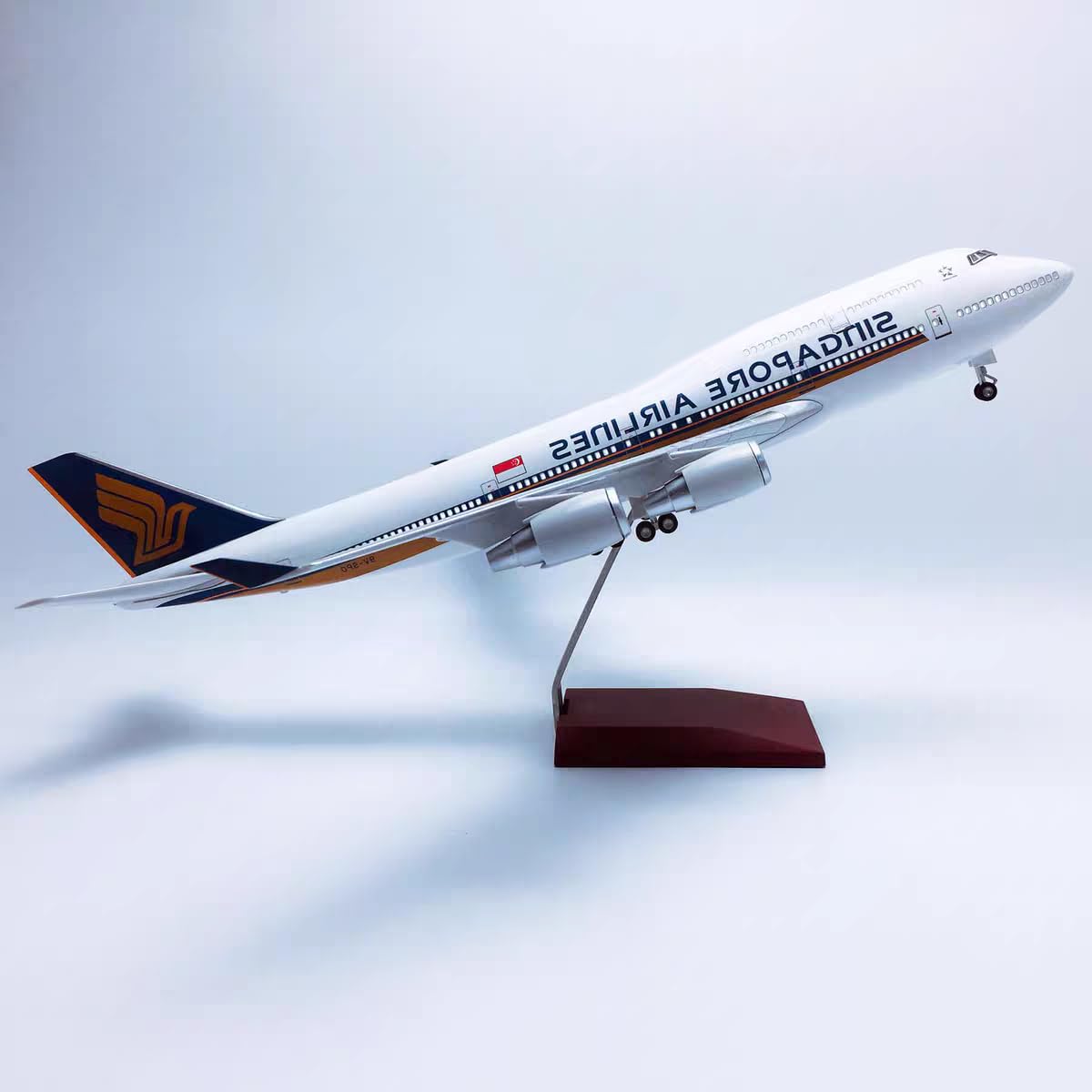 Singapore Airlines (SIA, SQ) Boeing B747-400 Model (1:150) [Model