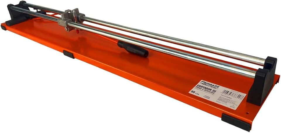 Cortador de Piso 90cm Famastil para Porcelanato, Cerâmica e Azulejo. Estrutura metálica reforçada, base anticorrosiva e cabo ergonômico para cortes precisos e duráveis