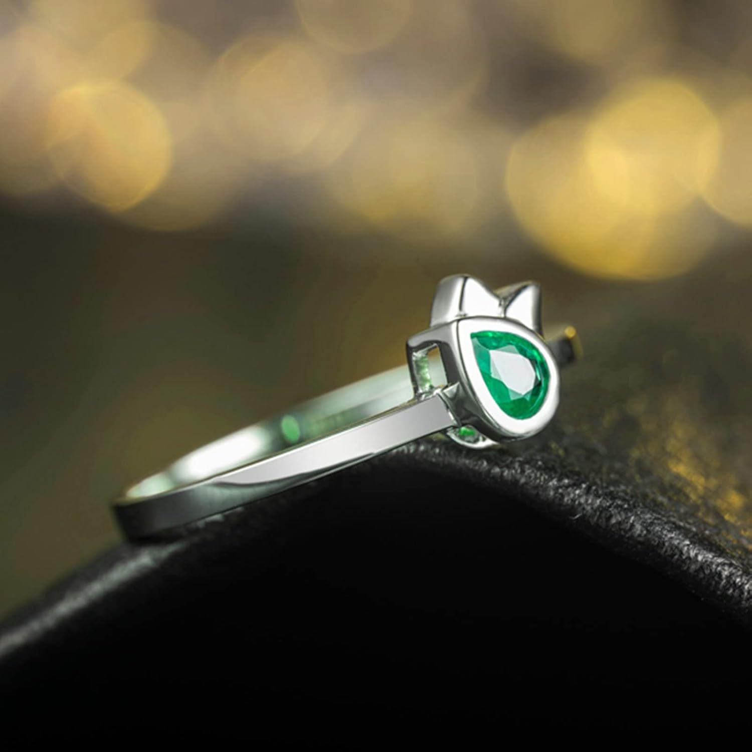 18K White Gold Ring Unisex 0.3ct Pear Shape Emerald Anniversary Rings for Girls