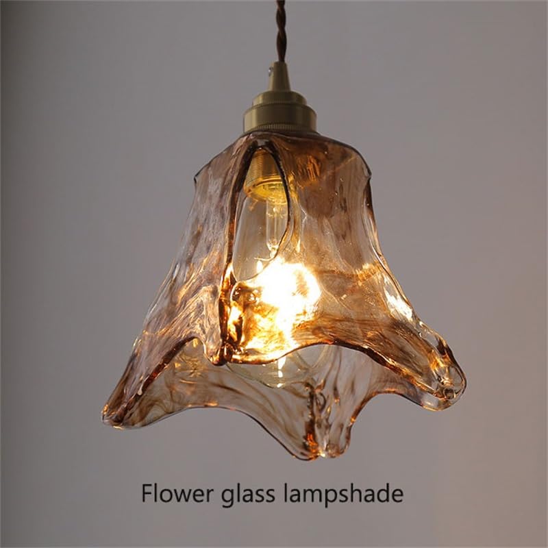 Lampe suspension réglable en laiton pour optimiser l'espace de chevet