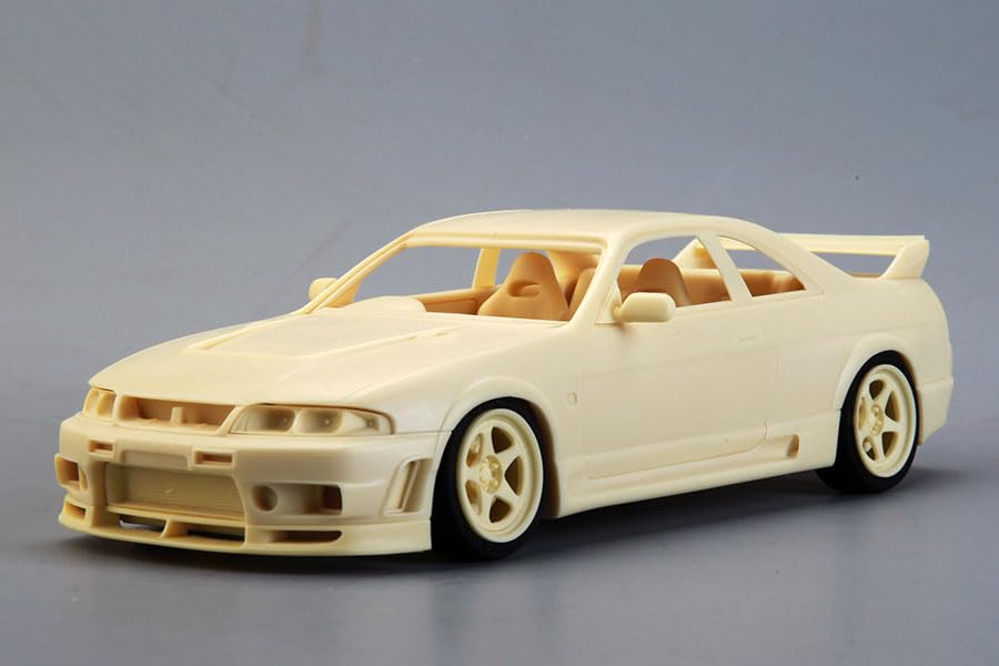 スカイライン　プラモデル完成品 送料無料 1/24 プラモデル完成品 日産 スカイライン GTS25t