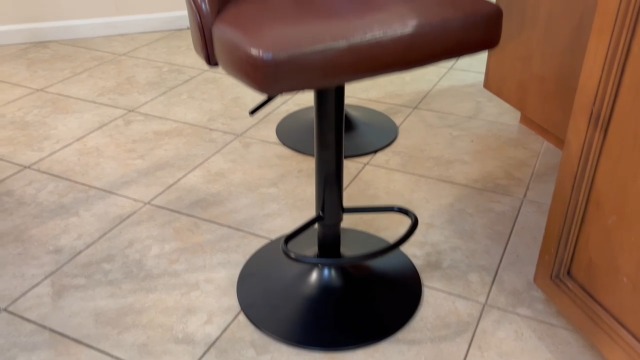 Juego de 3 Butacos Ajustables para Barra con Respaldo, Asiento Giratorio Tapizado en Cuero Sintético, Estilo Retro para Isla de Cocina, Marrón Oscuro miniatura 7
